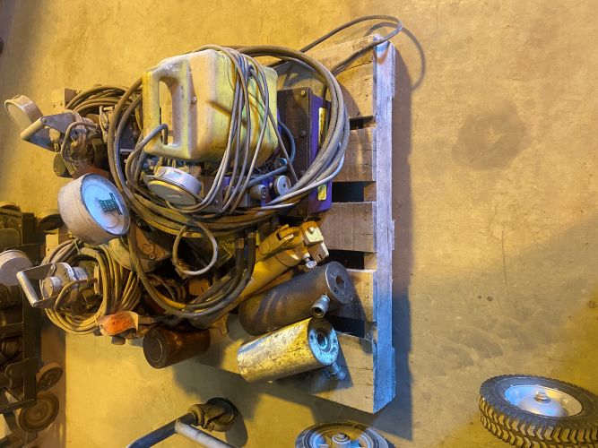 Lot of Miscellaneous Tooling, Rams, Hydraulic Pumps, and Impact Sockets
